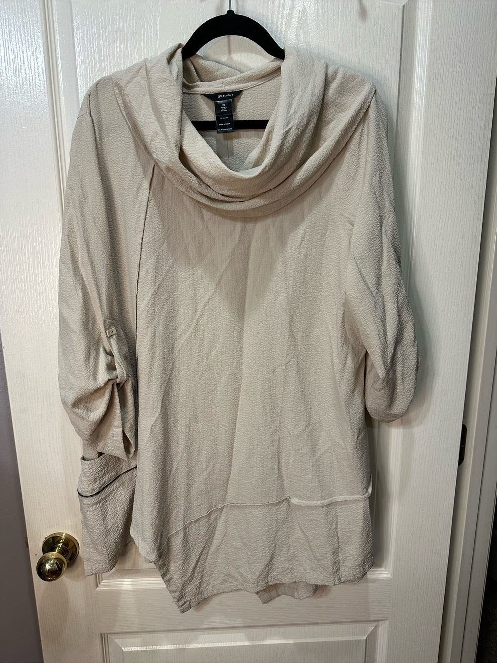 Ali Miles Cream Cowl Neck Lightweight Top